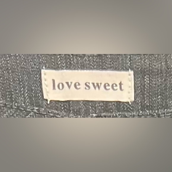 NWT Love Sweet Black Wash Denim Jeans with Rhinestone and Stitch Design size 22 - Picture 4 of 4